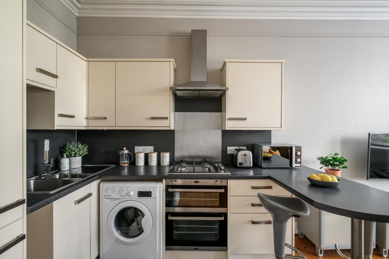 The Holyrood Park Apartment Единбург Екстериор снимка